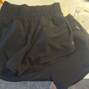 2 pairs of athelts shorts